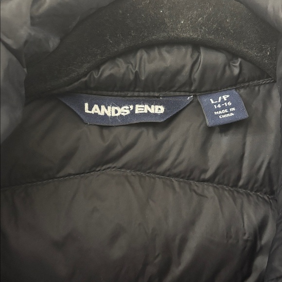 Lands' End Classic Black lightweight pack able puffer coat - size LP - Picture 2 of 6